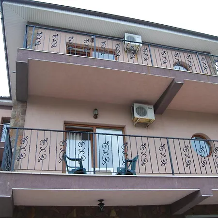 ゲストハウス Silvia