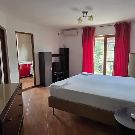 ゲストハウス Silvia 3*